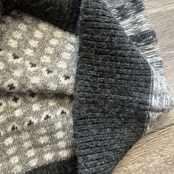 Elegant Charcoal White Striped Knit Turtleneck Sweater, Women’s Sz M, NEW - Picture 11 of 12